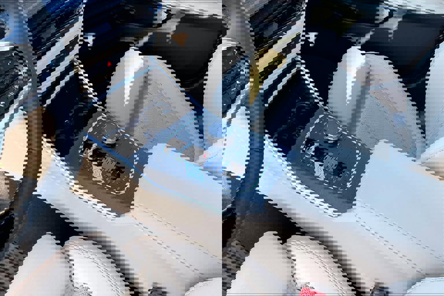 Certified 2025 BMW 330i Sedan w/ Premium Package image 18