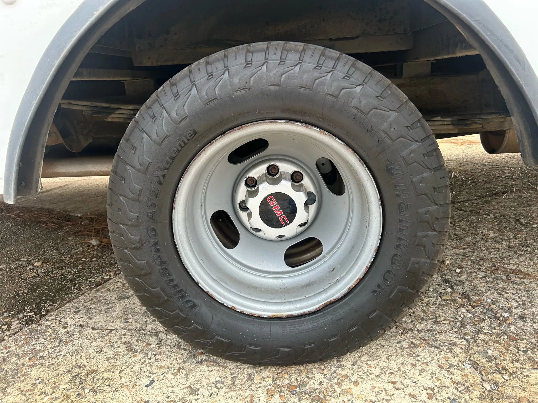 Used 2018 GMC Savana 3500 Extended w/ Driver Convenience Package image 4