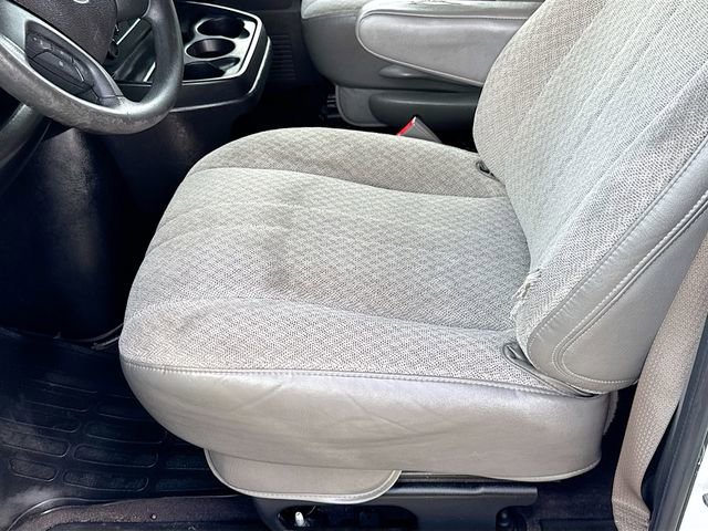 Used 2020 Chevrolet Express 3500 LT w/ LT Preferred Equipment Group image 17