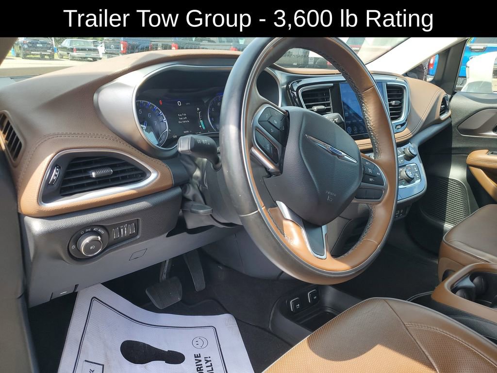 Used 2017 Chrysler Pacifica Limited FWD image 7