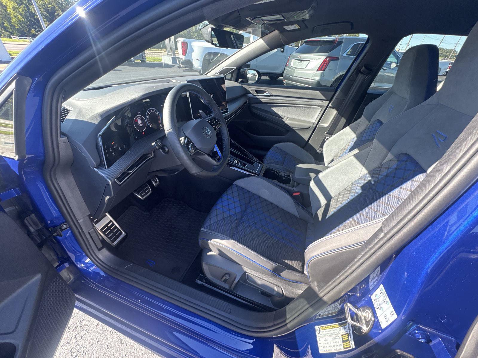 Used 2026 Volkswagen Golf w/ Euro Style Package AWD/4WD image 7
