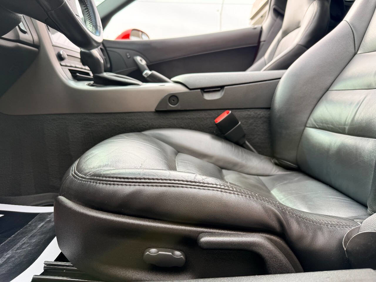 Used 2006 Chevrolet Corvette Coupe w/ Performance Package image 24