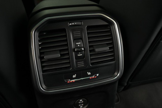 Used 2023 Porsche Macan AWD/4WD image 51