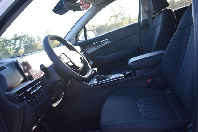 New 2027 Kia Sportage LX FWD image 20