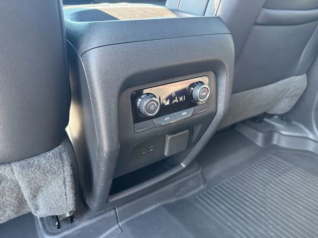 Used 2024 Chevrolet Traverse Z71 w/ Enhanced Driving Package AWD/4WD image 27