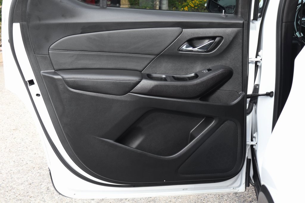 Used 2023 Chevrolet Traverse LT image 32