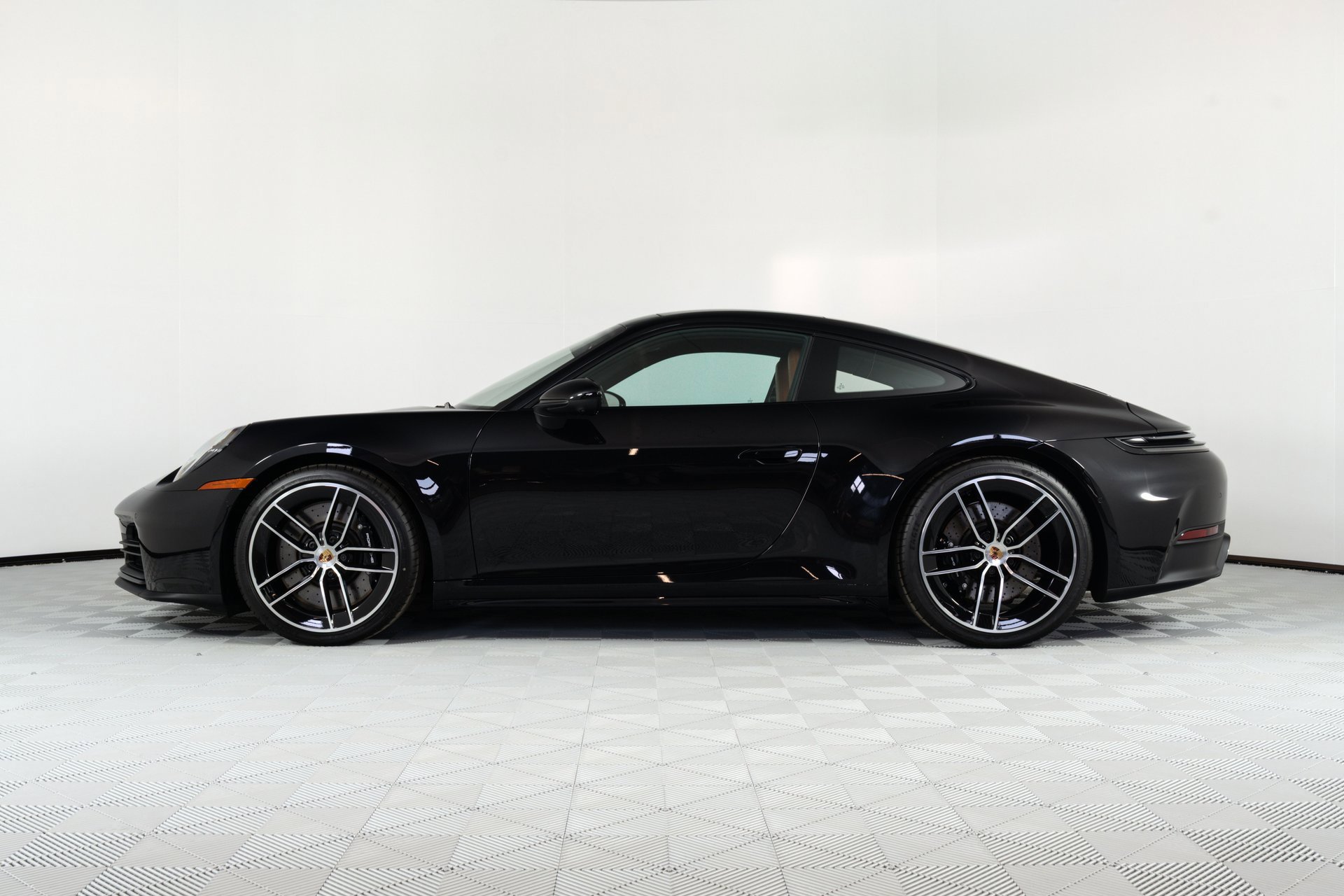 Used 2025 Porsche 911 Carrera S image 4