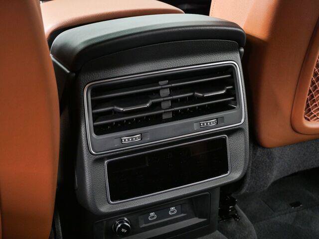 Used 2023 Audi Q8 Premium Plus AWD/4WD image 22