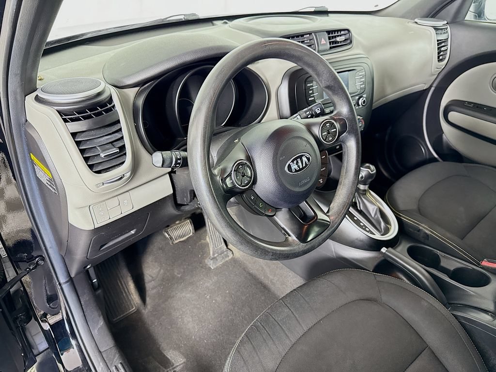 Used 2015 Kia Soul + FWD image 9
