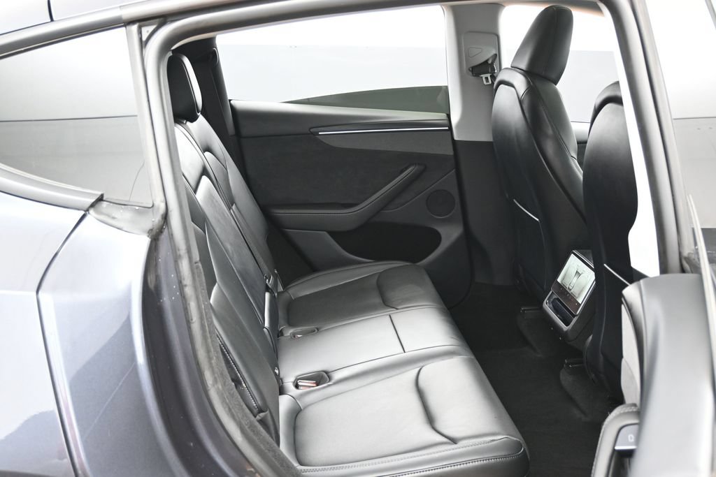 Used 2026 Tesla Model Y Long Range RWD image 40