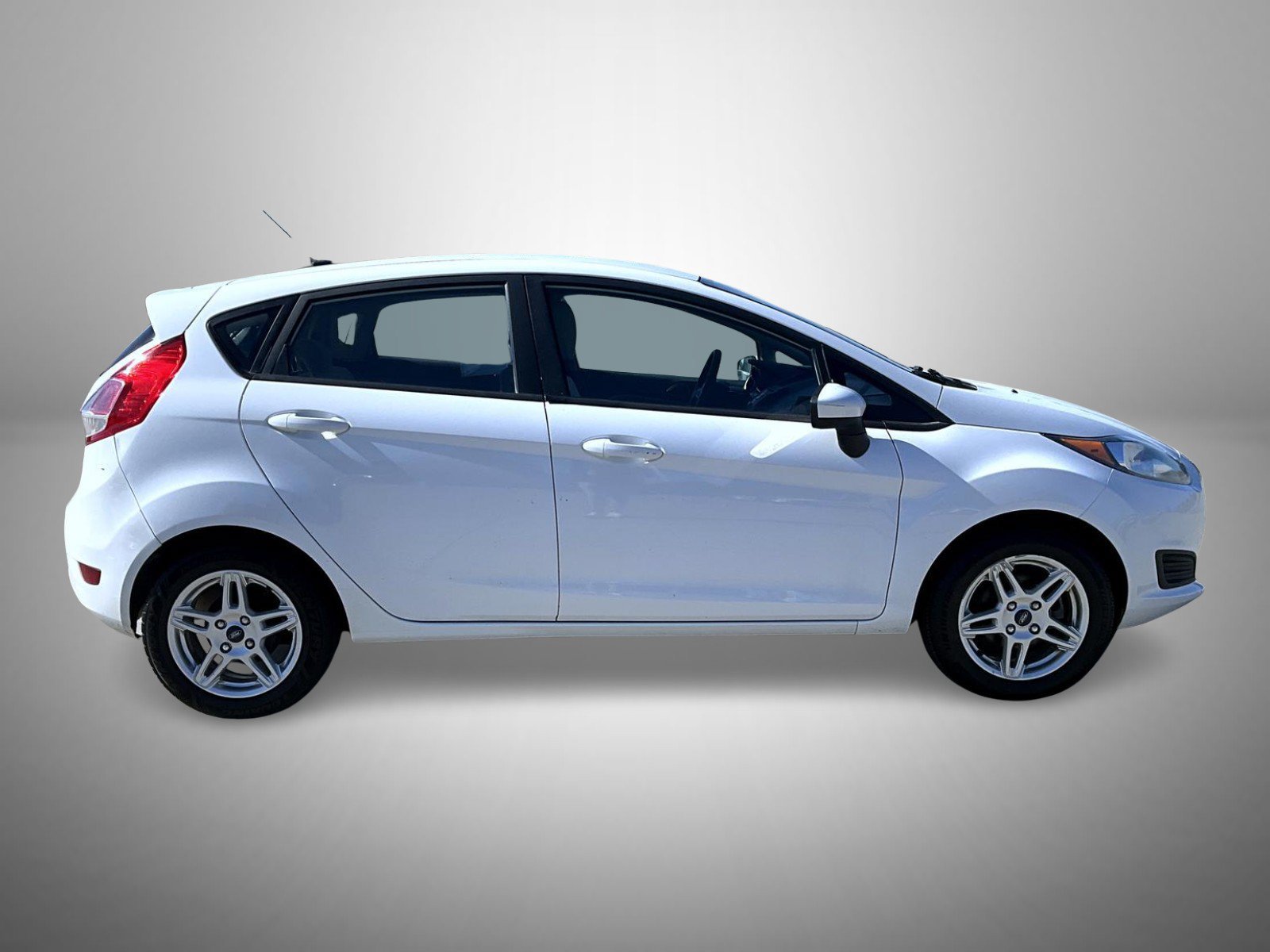 Used 2017 Ford Fiesta SE FWD image 4