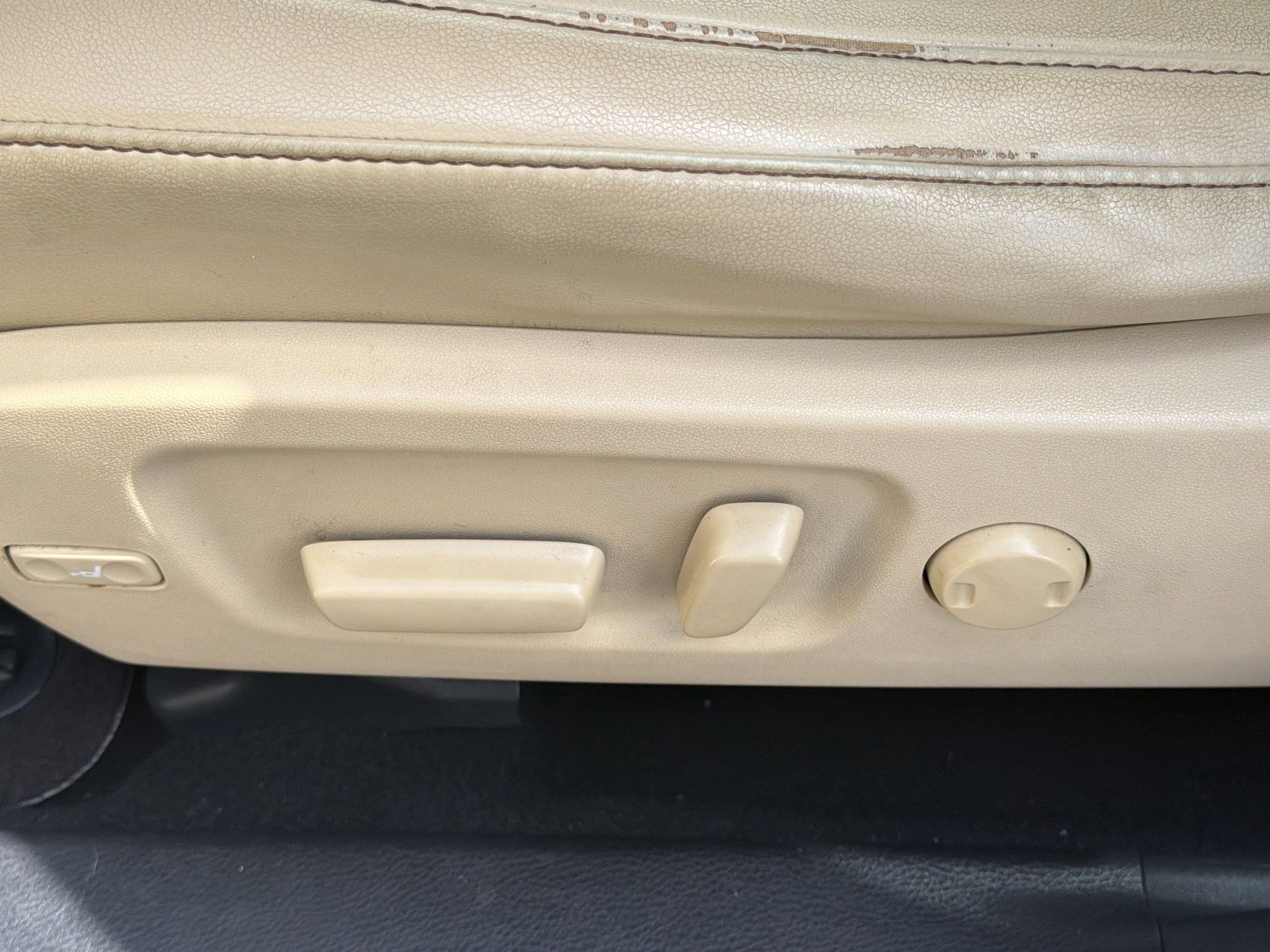 Used 2019 Toyota Highlander XLE image 14