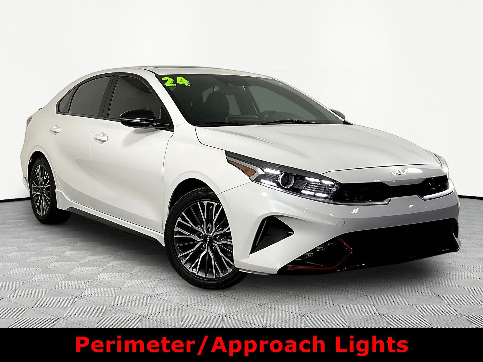 Used 2024 Kia Forte GT-Line w/ GT-Line Premium Package FWD image 3