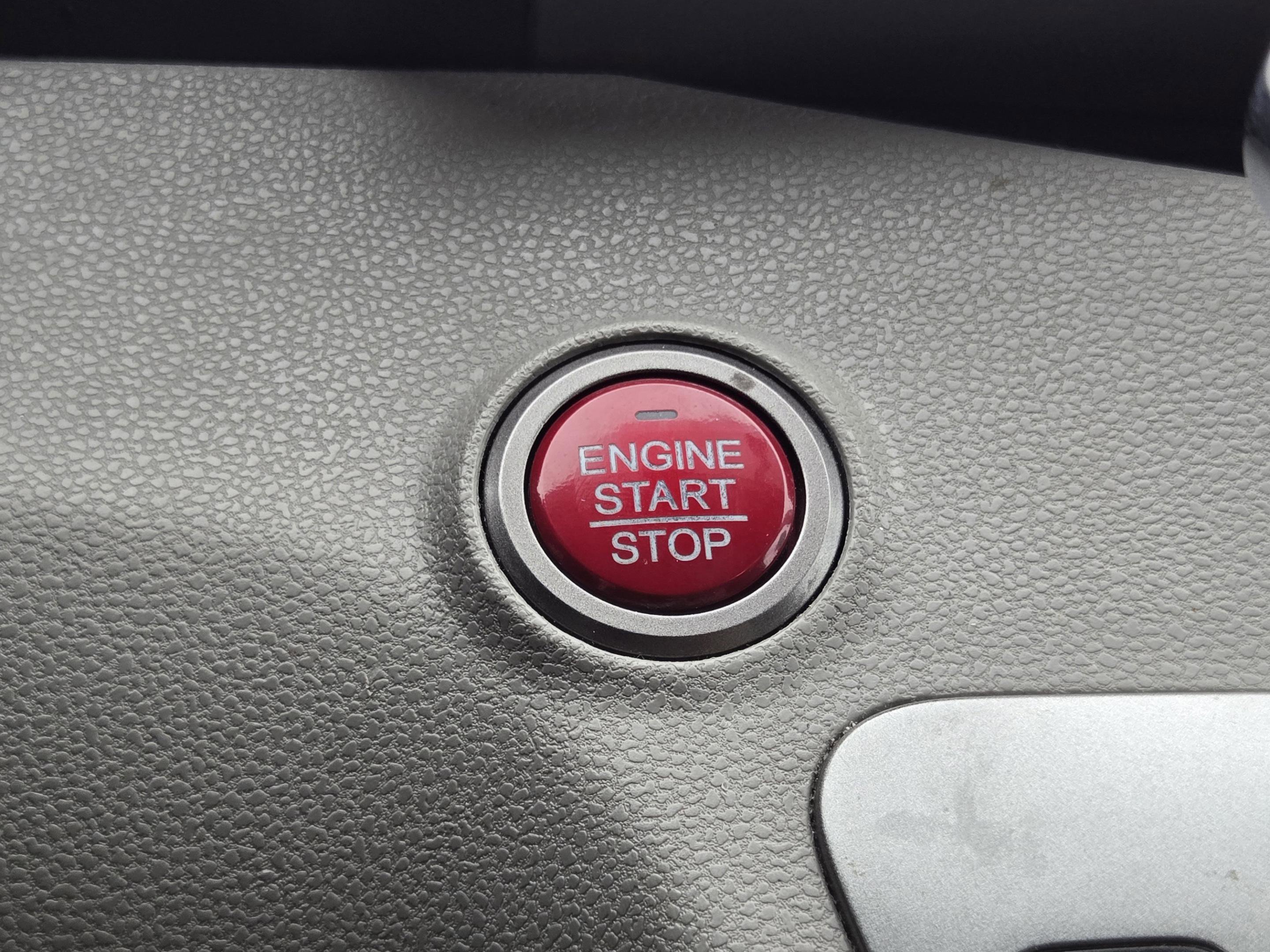 Used 2016 Honda Odyssey SE image 18
