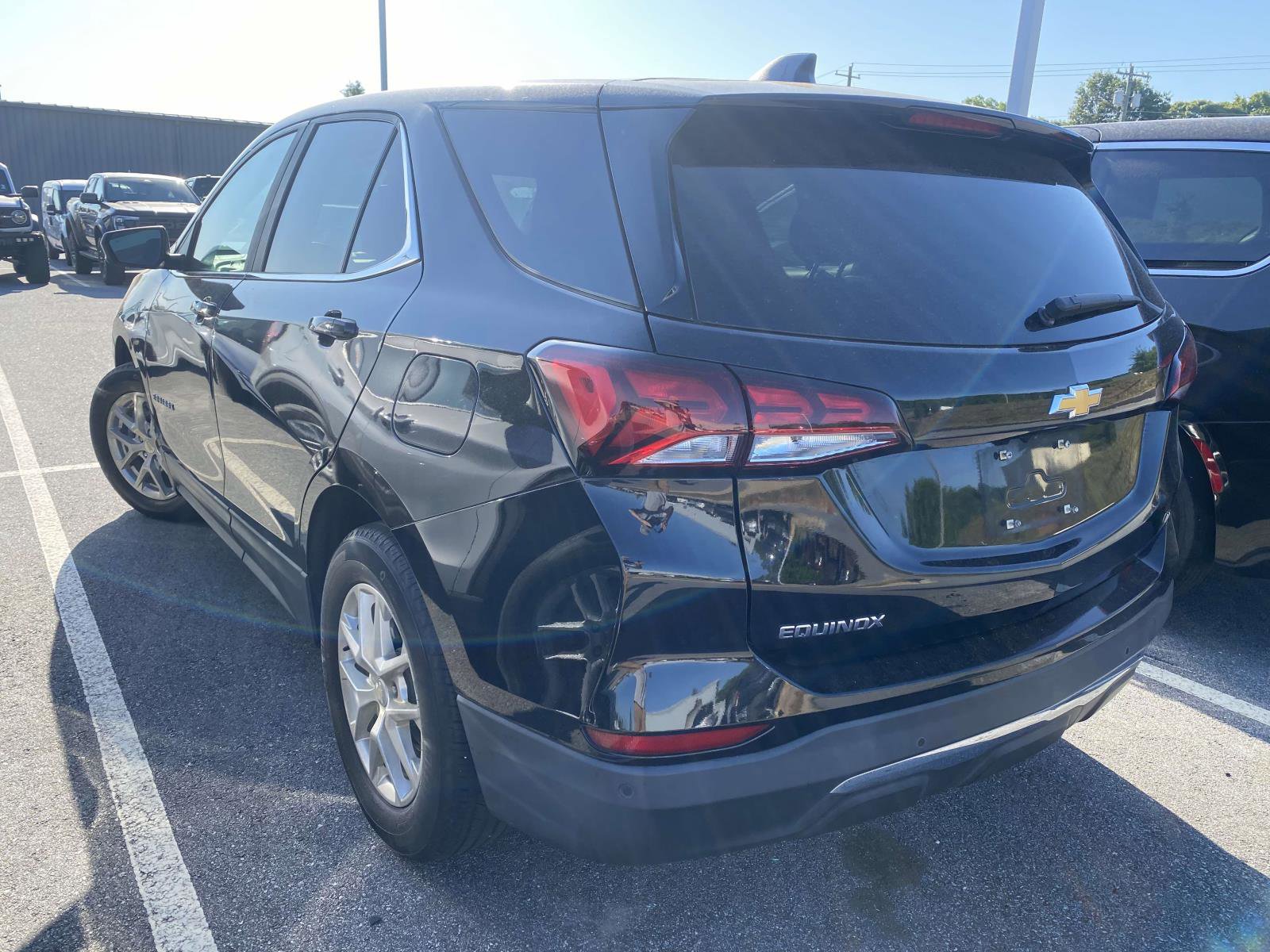 Used 2023 Chevrolet Equinox LT w/ Driver Convenience Package FWD image 4