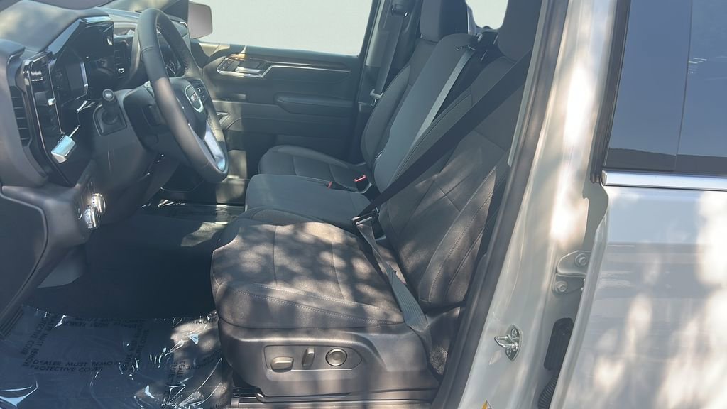 New 2026 GMC Sierra 1500 SLE image 13