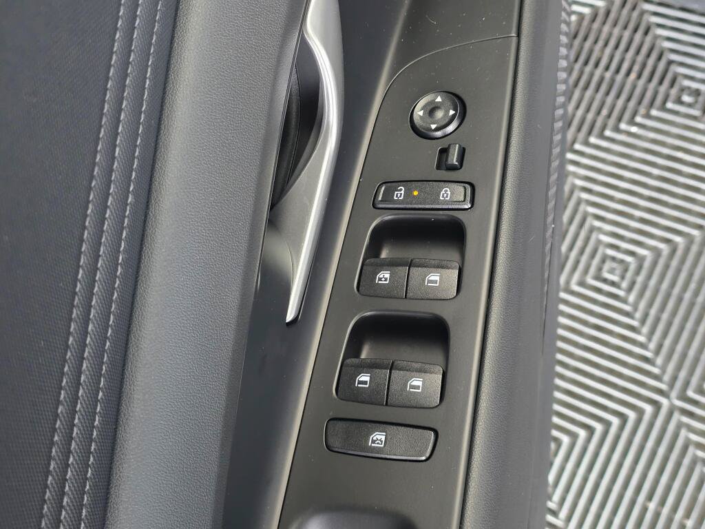 New 2026 Hyundai Elantra Limited FWD image 19