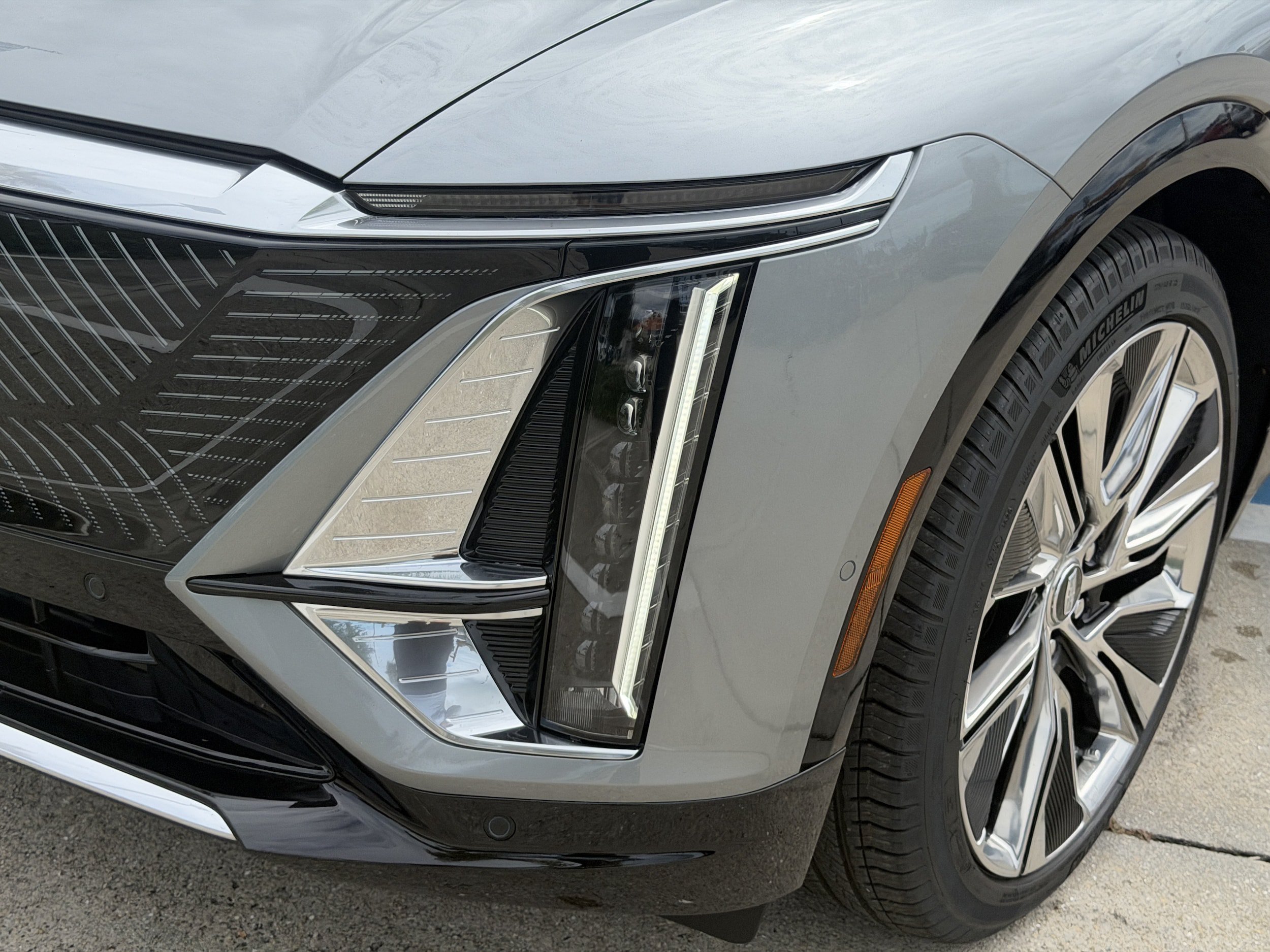 New 2027 Cadillac Lyriq Signature Luxury w/ Nappa Leather Package AWD/4WD image 8
