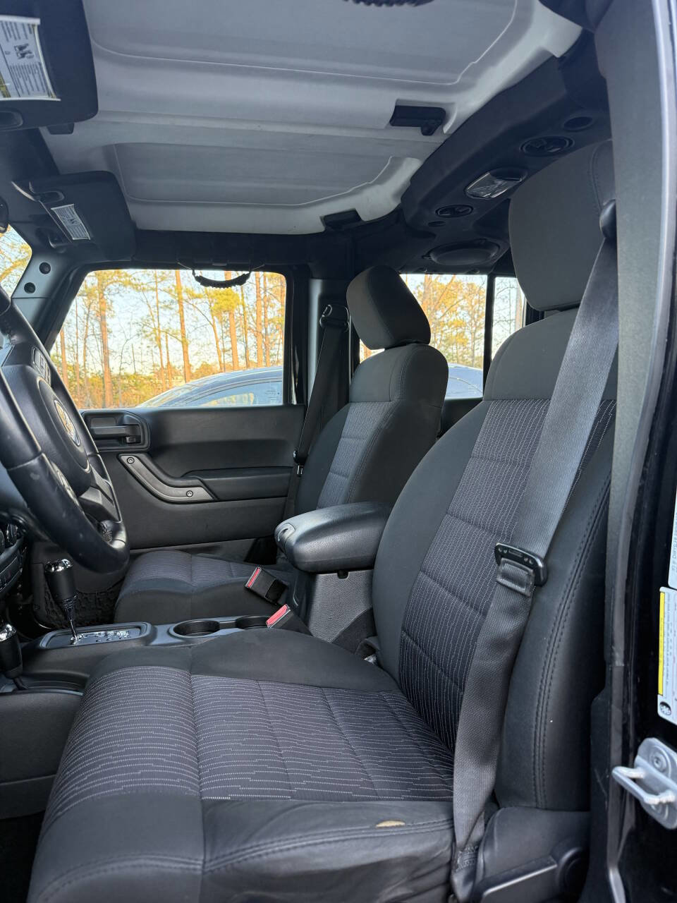 Used 2012 Jeep Wrangler Unlimited Sport w/ Connectivity Group image 9