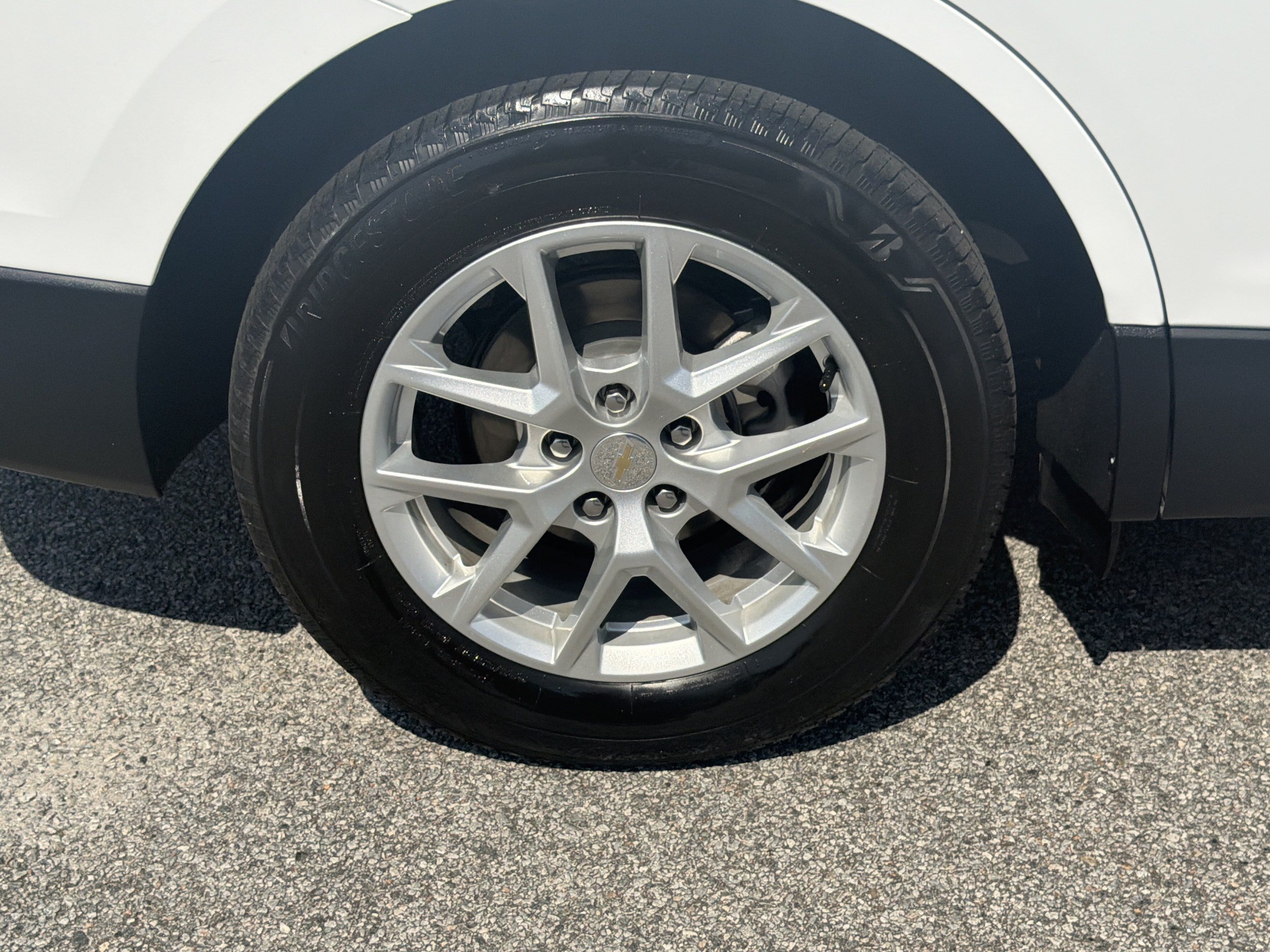 Used 2024 Chevrolet Equinox LT AWD/4WD image 17
