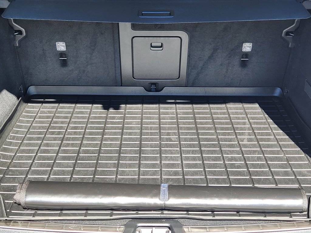 Used 2019 Volvo XC60 T6 Momentum w/ Advanced Package image 22