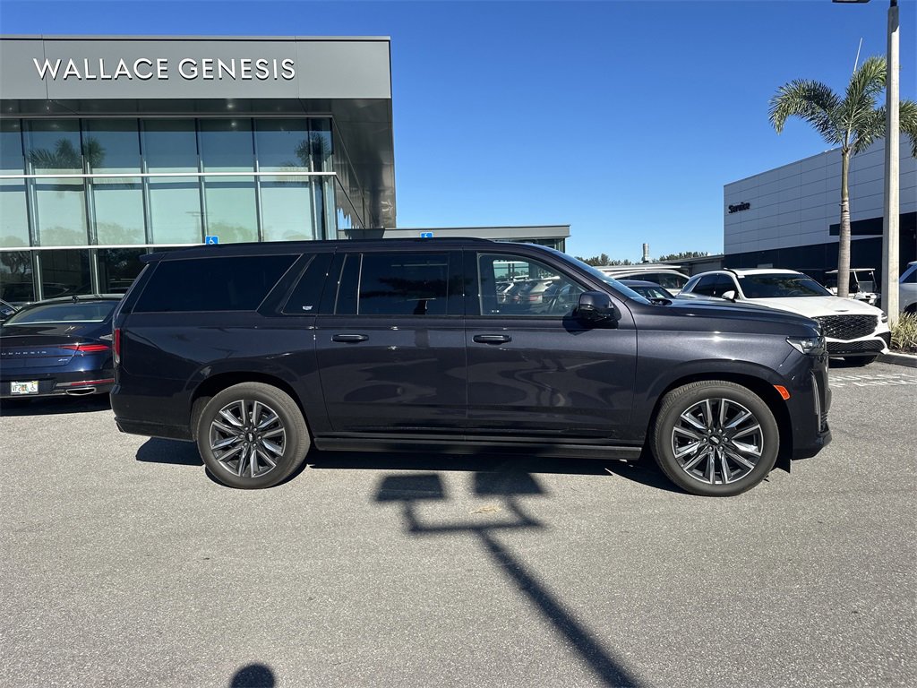 Used 2024 Cadillac Escalade ESV Sport Platinum image 5