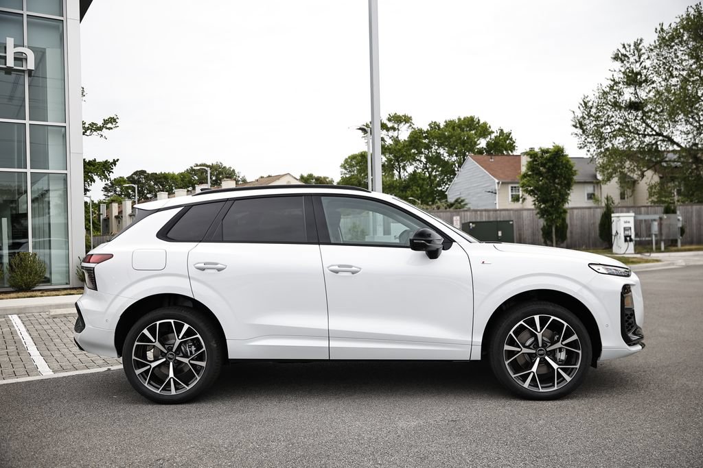 New 2026 Audi Q3 quattro 2.0T AWD/4WD image 4