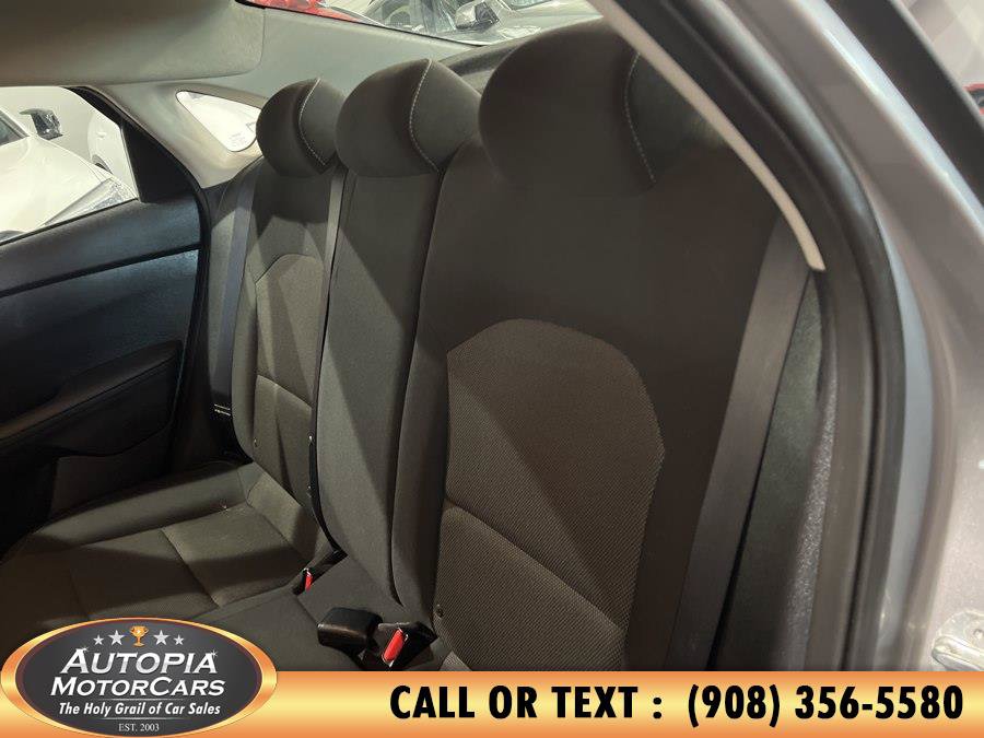Used 2024 Kia Forte LXS FWD image 17