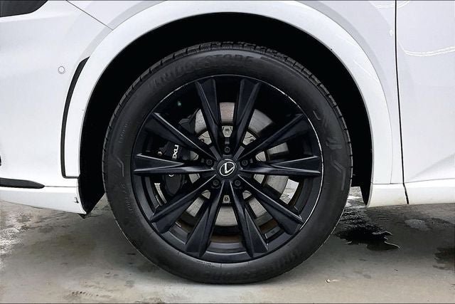 Used 2023 Lexus RX 500h F Sport AWD/4WD image 10