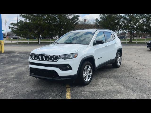 Used 2023 Jeep Compass Latitude w/ Convenience Group AWD/4WD image 27