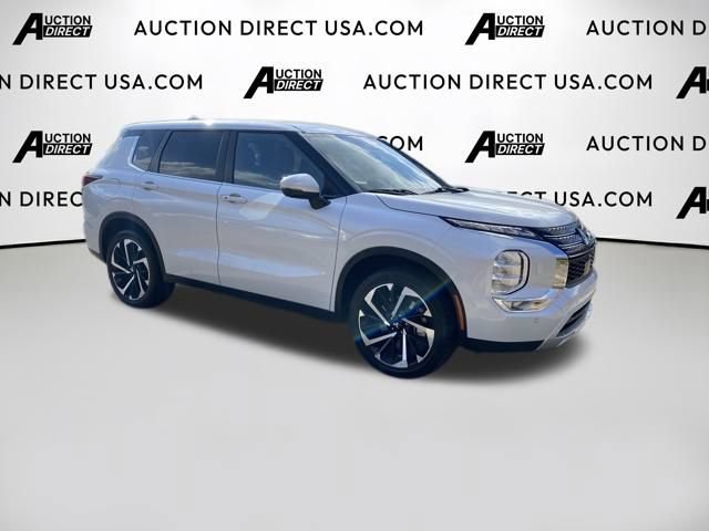 Used 2024 Mitsubishi Outlander SE video 2