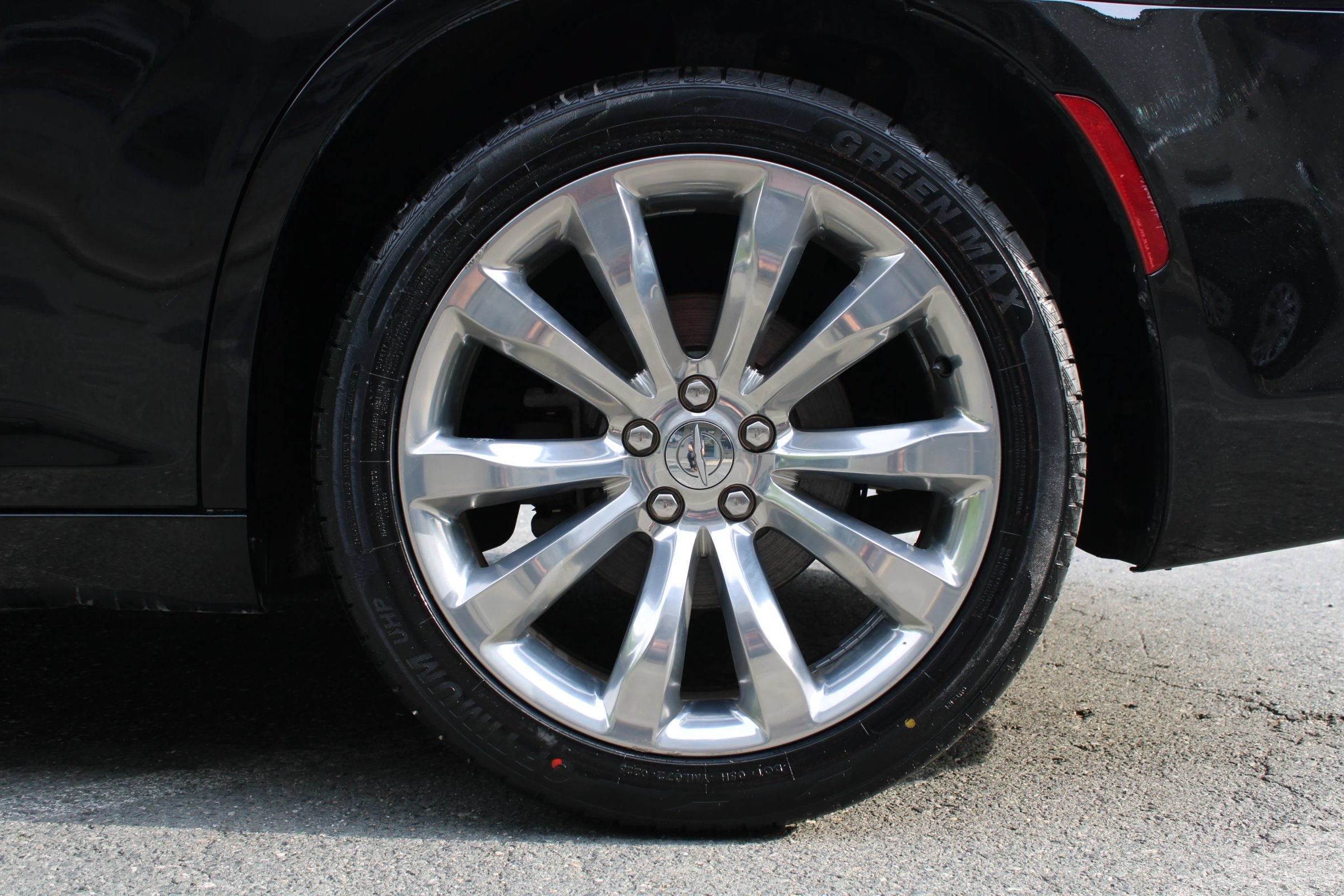 Used 2018 Chrysler 300 Limited RWD image 27