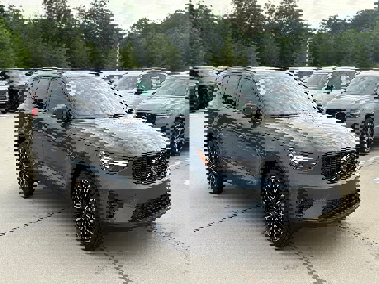 New 2026 Volvo XC40 B5 Ultra w/ Protection Package Premier image 3