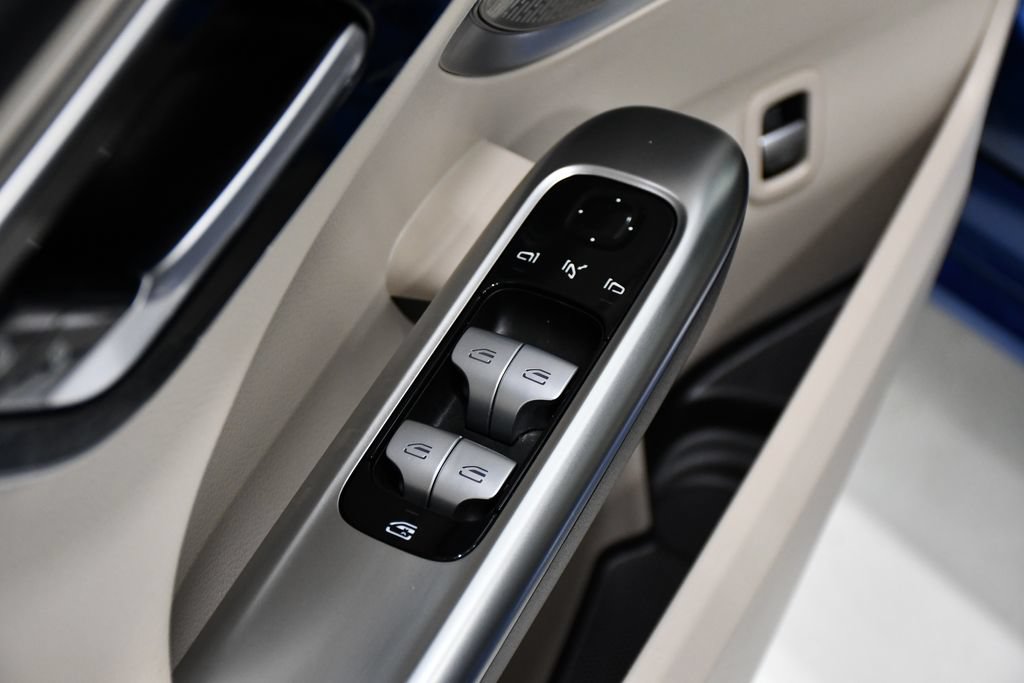 Certified 2023 Mercedes-Benz C 300 4MATIC Sedan image 18