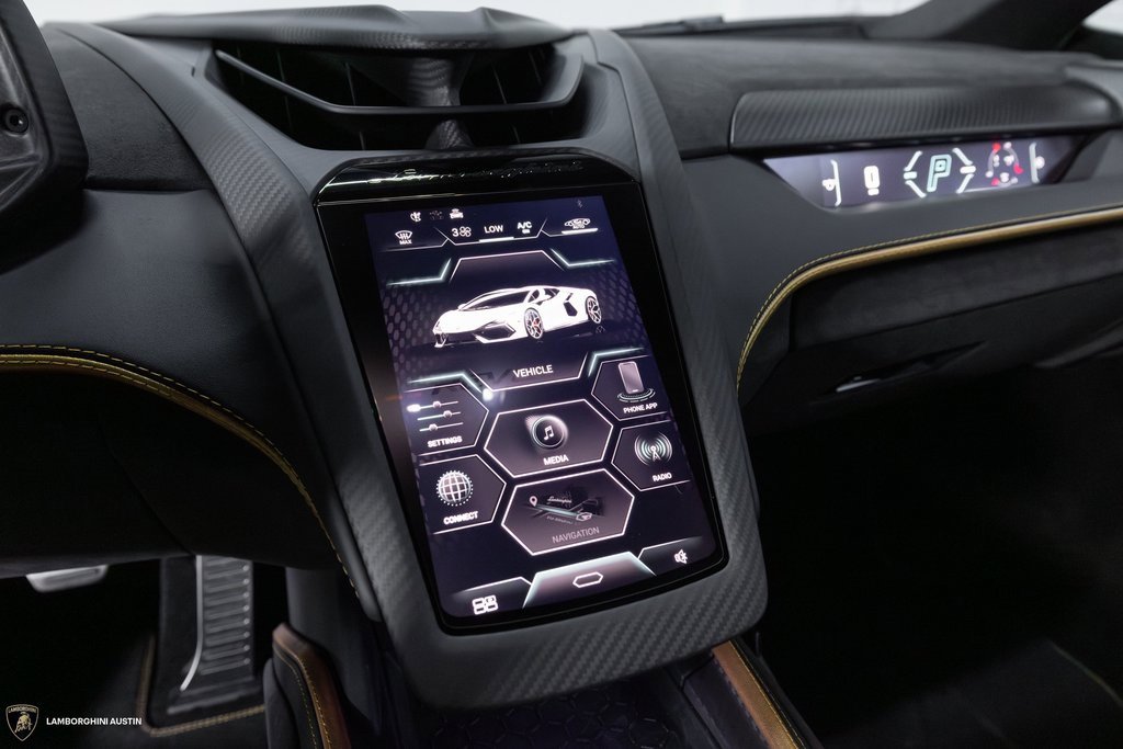 Used 2025 Lamborghini Revuelto image 33