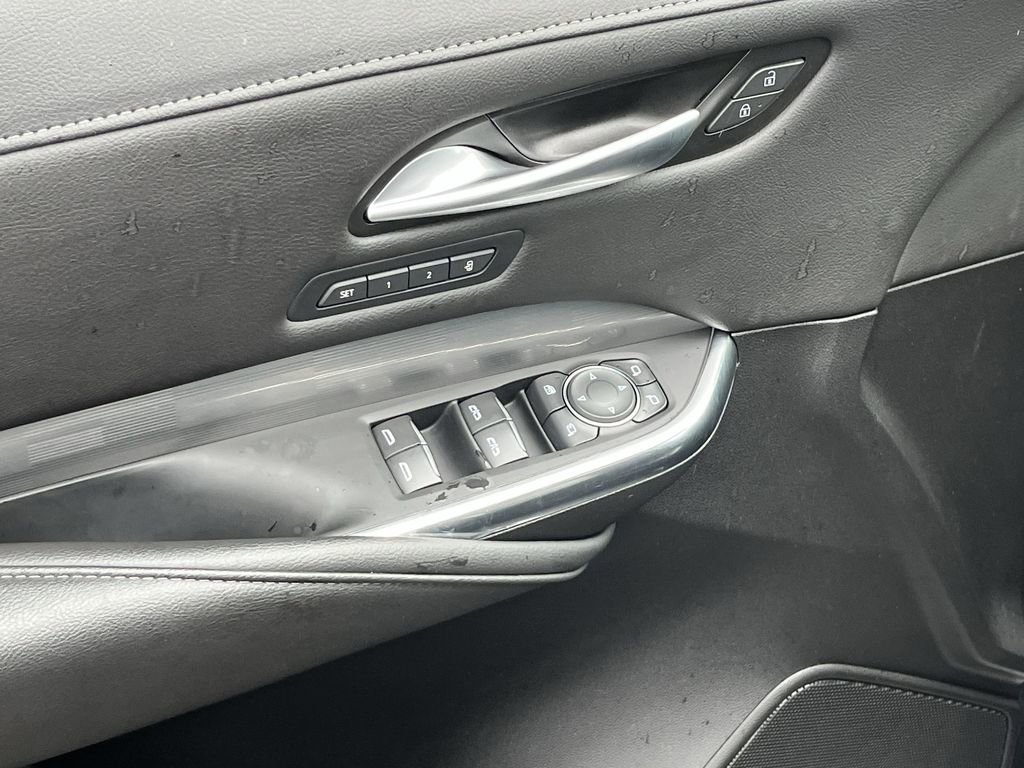 Used 2024 Cadillac XT4 Premium Luxury image 15