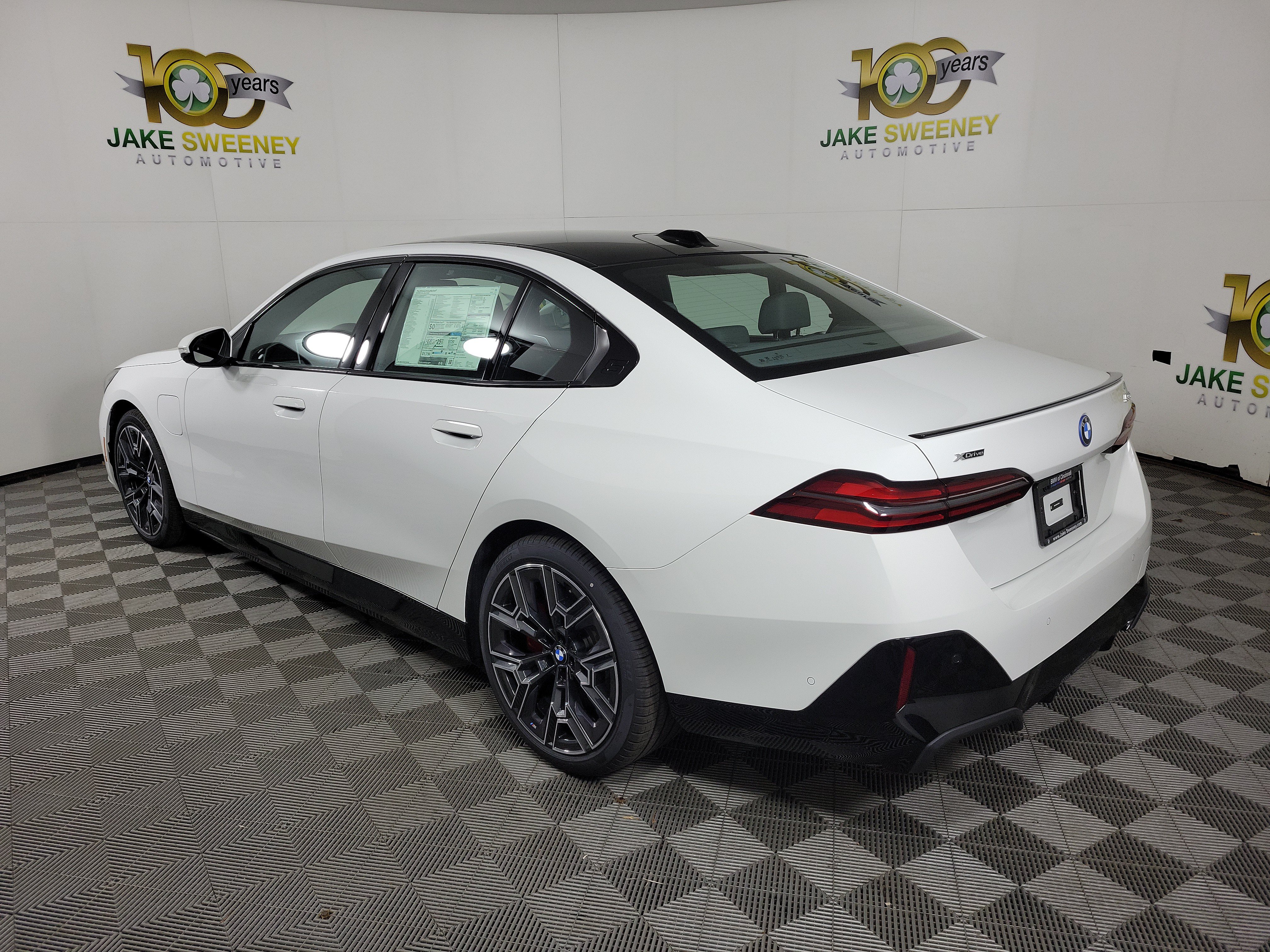 New 2026 BMW 550e xDrive w/ Executive Package AWD/4WD image 5