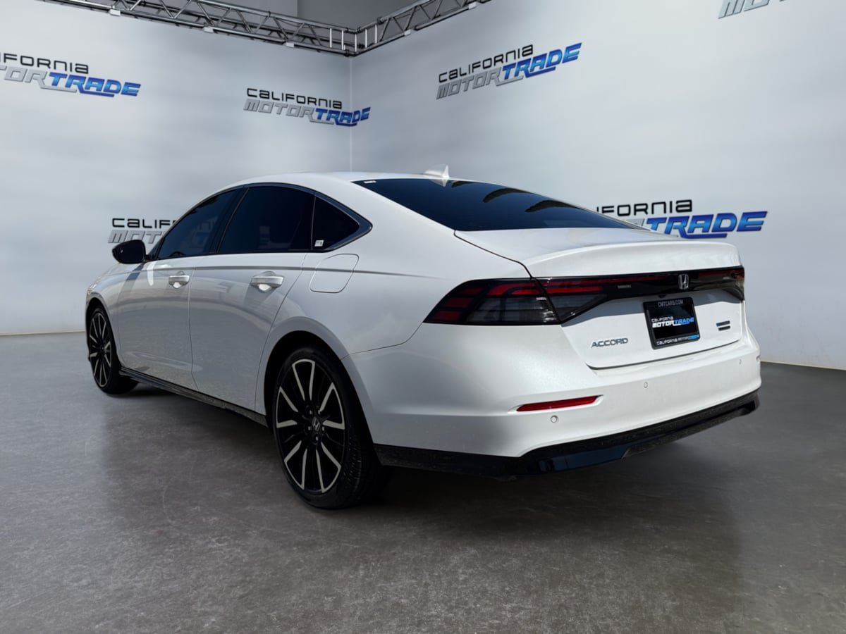 Used 2025 Honda Accord Touring image 7