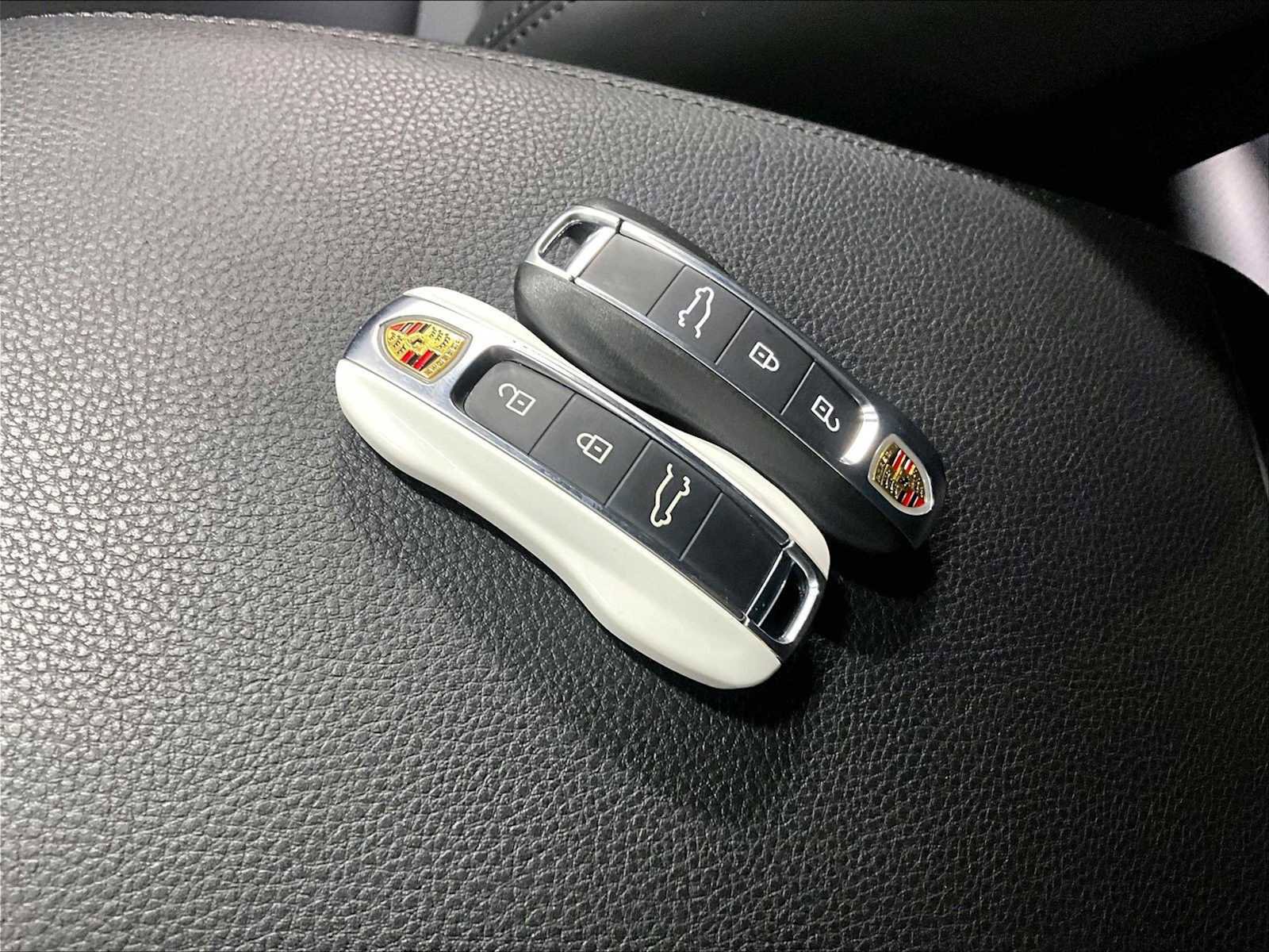 Used 2024 Porsche Cayenne S image 39