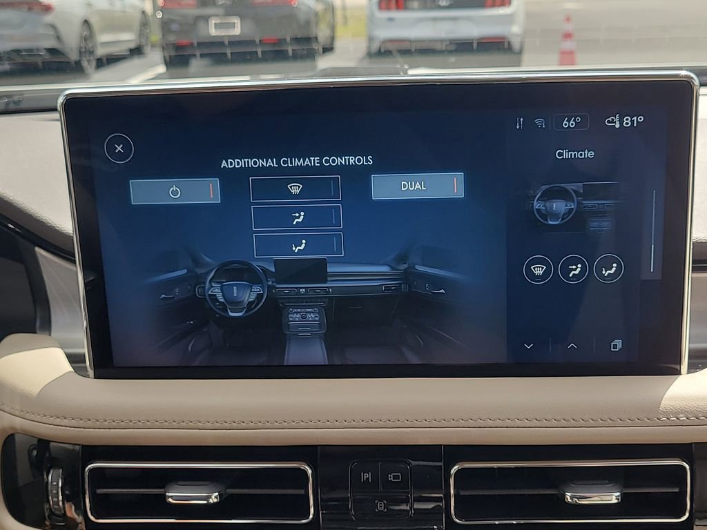 Used 2022 Lincoln Nautilus FWD w/ Premium Package image 22