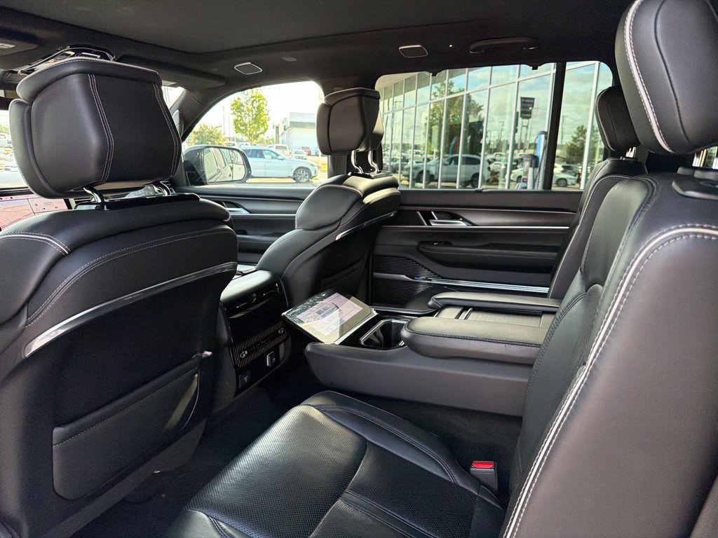 Used 2024 Jeep Grand Wagoneer L Series II w/ Quick Order Packagew 28T AWD/4WD image 27