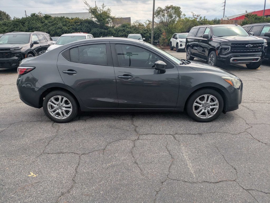 Used 2018 Toyota Yaris iA FWD image 3