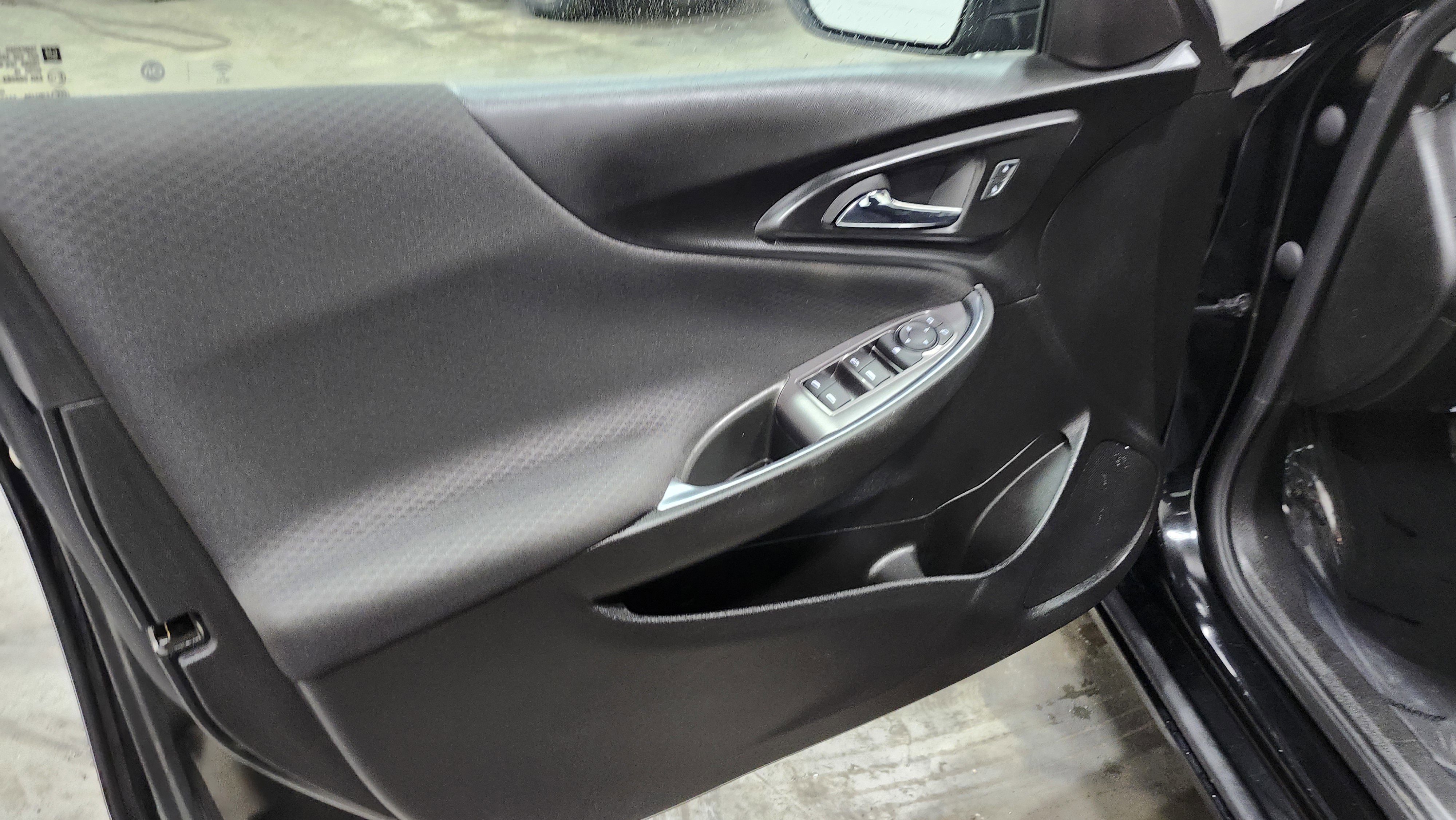 Used 2022 Chevrolet Malibu LT image 24