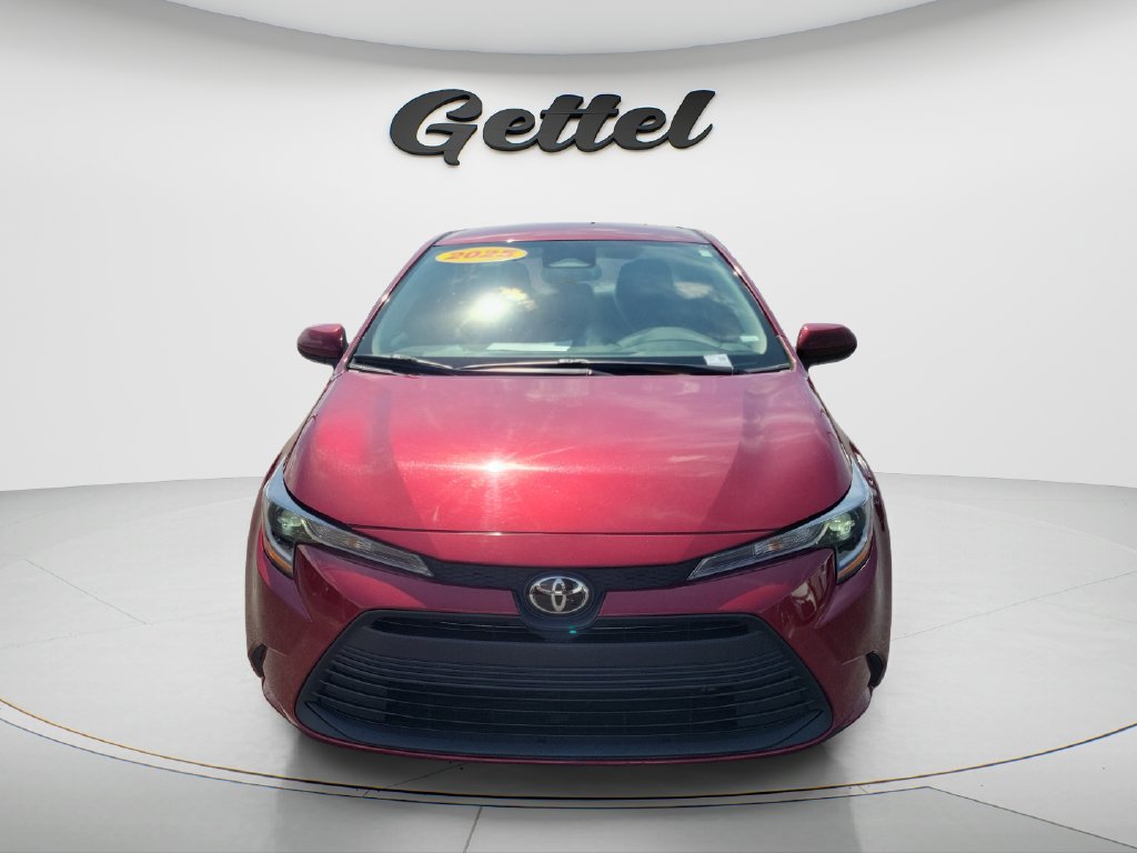 Used 2025 Toyota Corolla LE FWD image 2