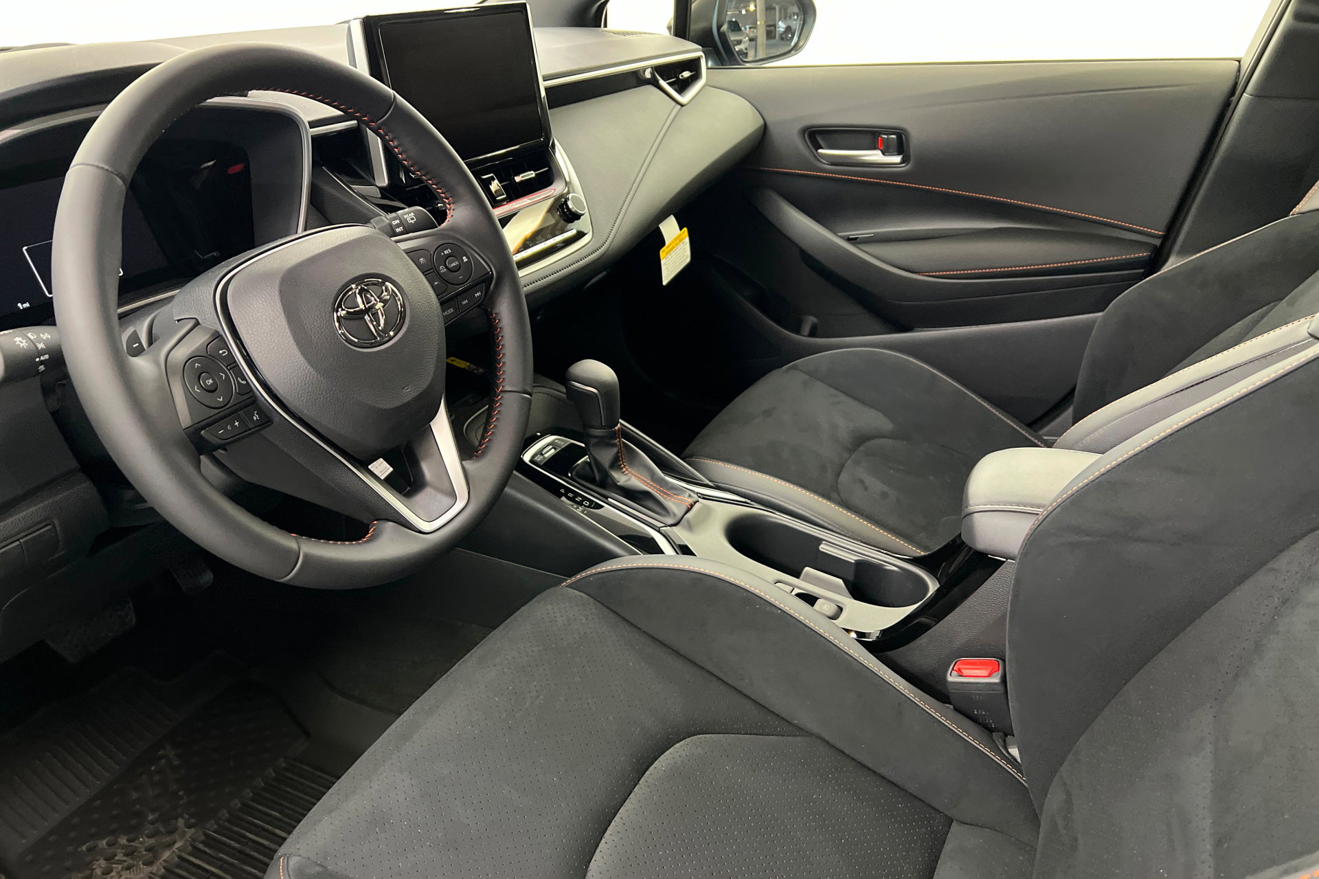 New 2026 Toyota Corolla SE FWD image 15