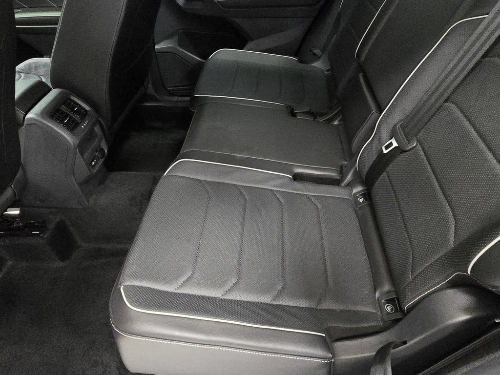 Used 2024 Volkswagen Tiguan SEL R-Line AWD/4WD image 18