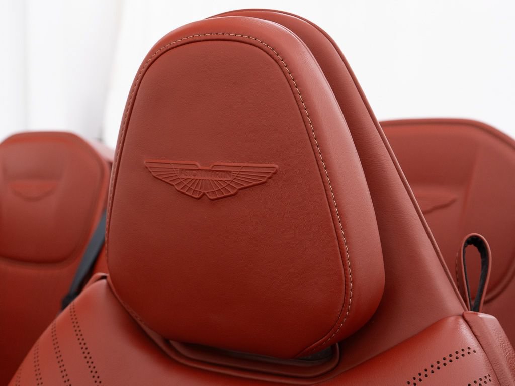 Used 2021 Aston Martin DB11 Volante RWD image 25