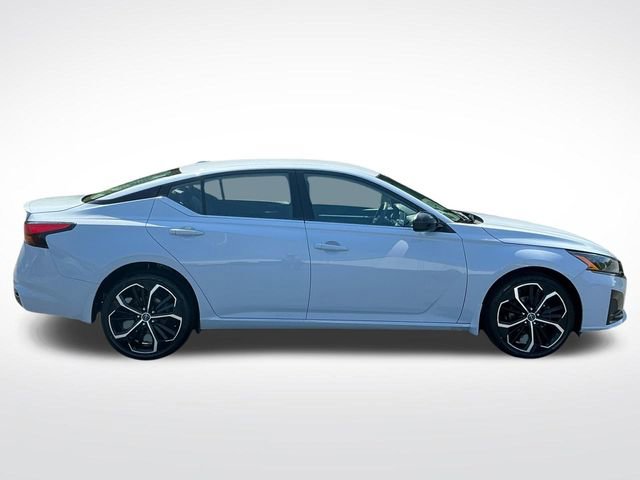 Used 2023 Nissan Altima 2.5 SR AWD/4WD image 7
