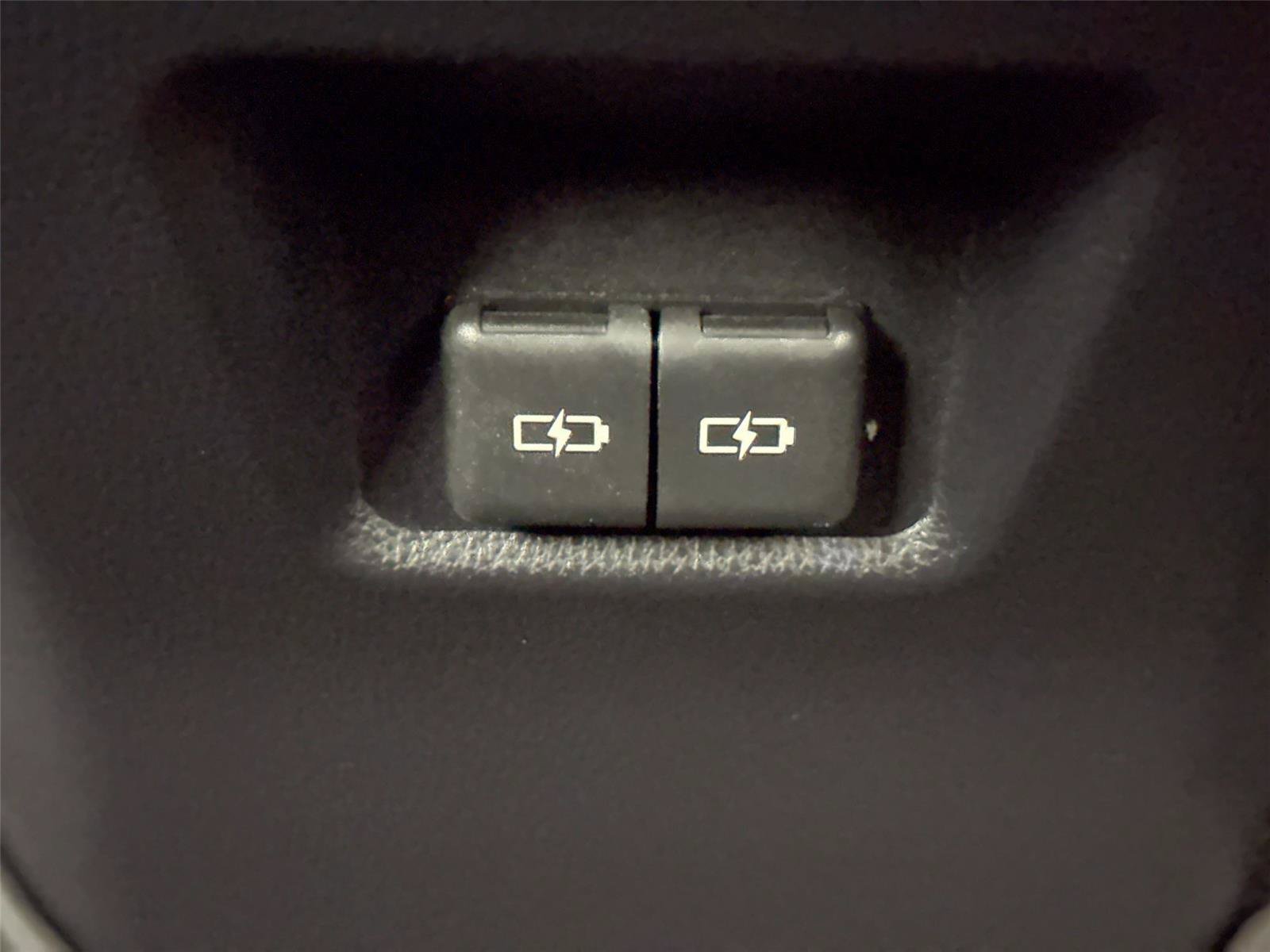 Certified 2025 Toyota RAV4 XLE AWD/4WD image 35