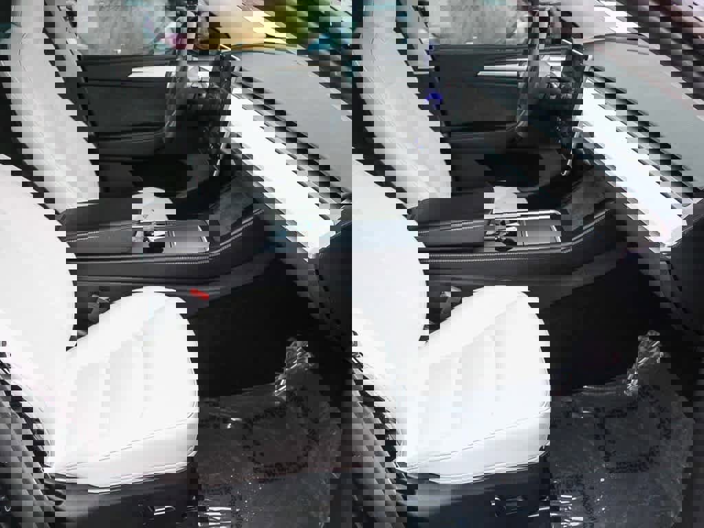 Used 2024 Tesla Model Y 2WD image 17